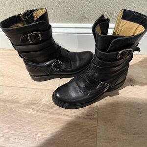 FRYE AND CO. Black Leather Moto Boots